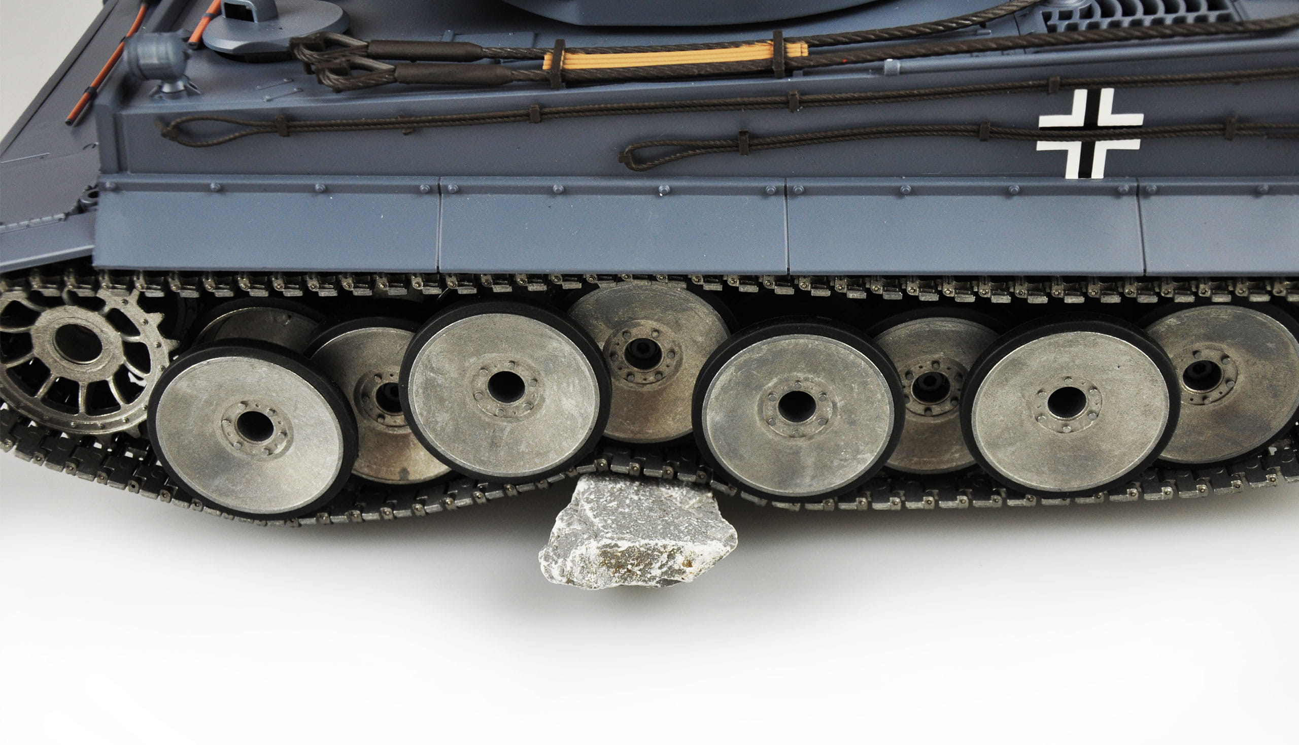 Amewi RC Panzer Tiger 1 1_16 Professional Line mit BB- _ IR-Schuss