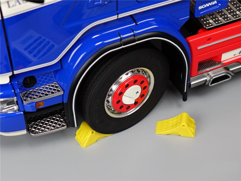 Thicon 1:14/1:16 Hemmschuhe gelb 2 Stück aus Gummi Thicon 1_14_1_16 Hemmschuhe gelb 2 Stueck aus Gummi - RC-Zubehoer