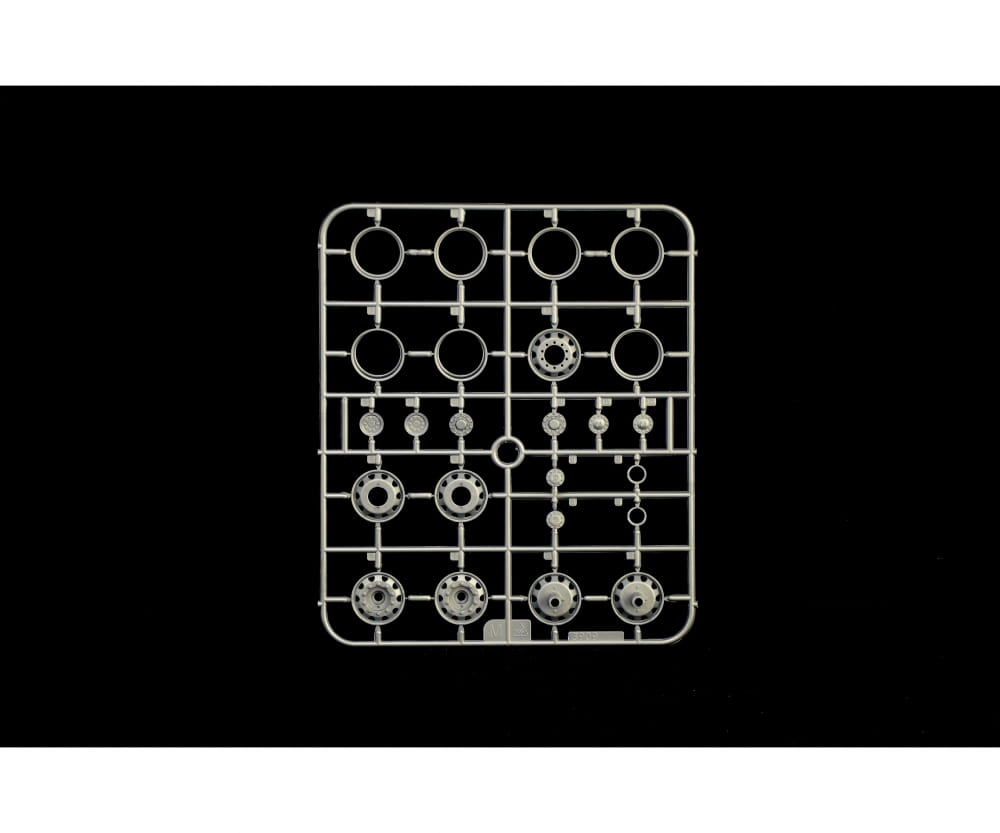 Italeri 1:24 Volvo FH4 Globetrotter /Medium Roof Italeri 1_24 Volvo FH4 Globetrotter _Medium Roof - RC-Zubehoer