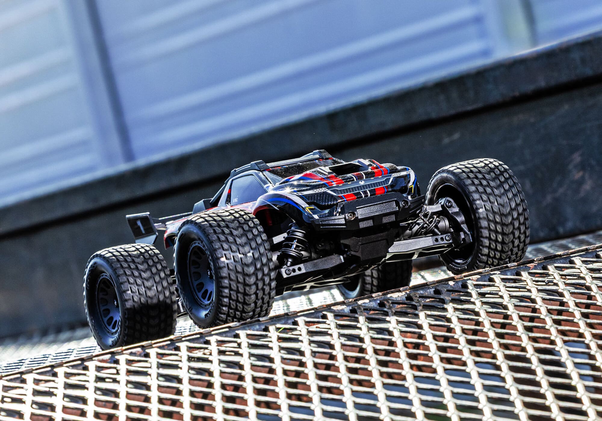 Traxxas Mini XRT VXL-3S Brushless RC Truck 4WD mit LiPo Akku in Rot