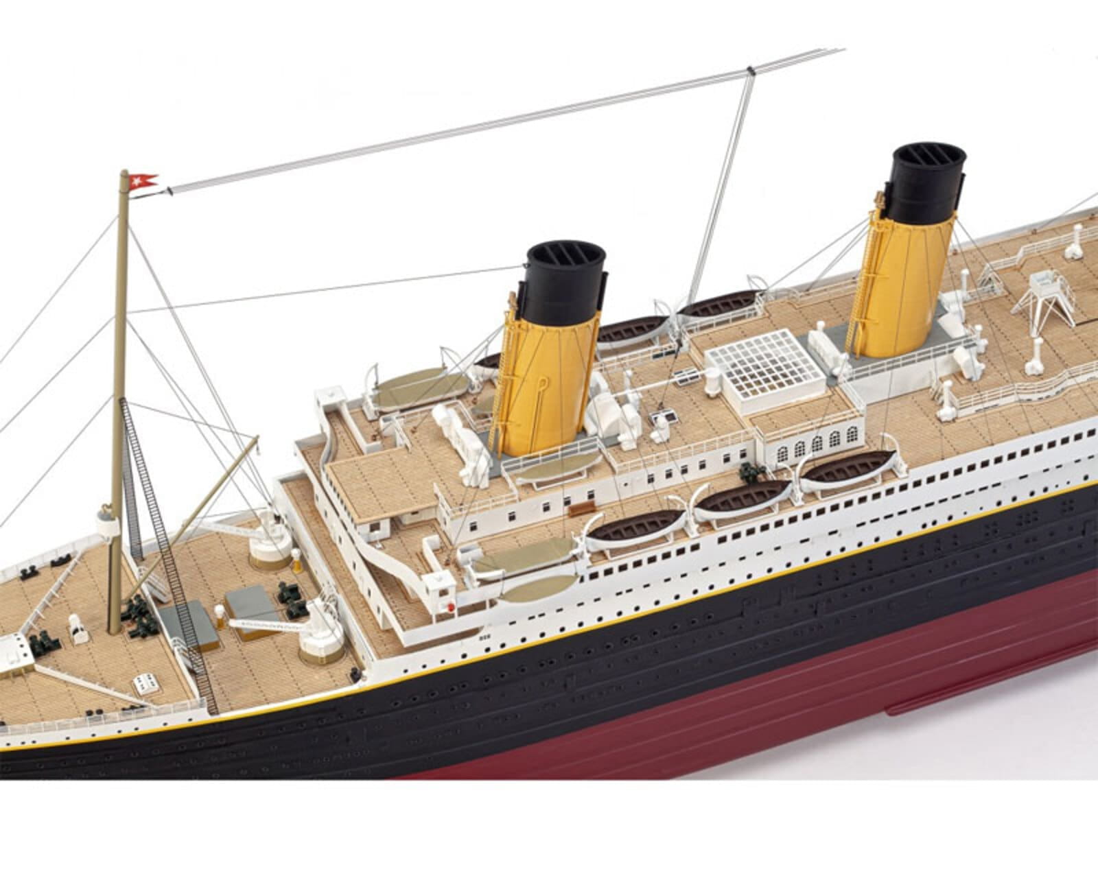 AMATI RMS Titanic 2025 Bausatz 1_250 Holzmodell