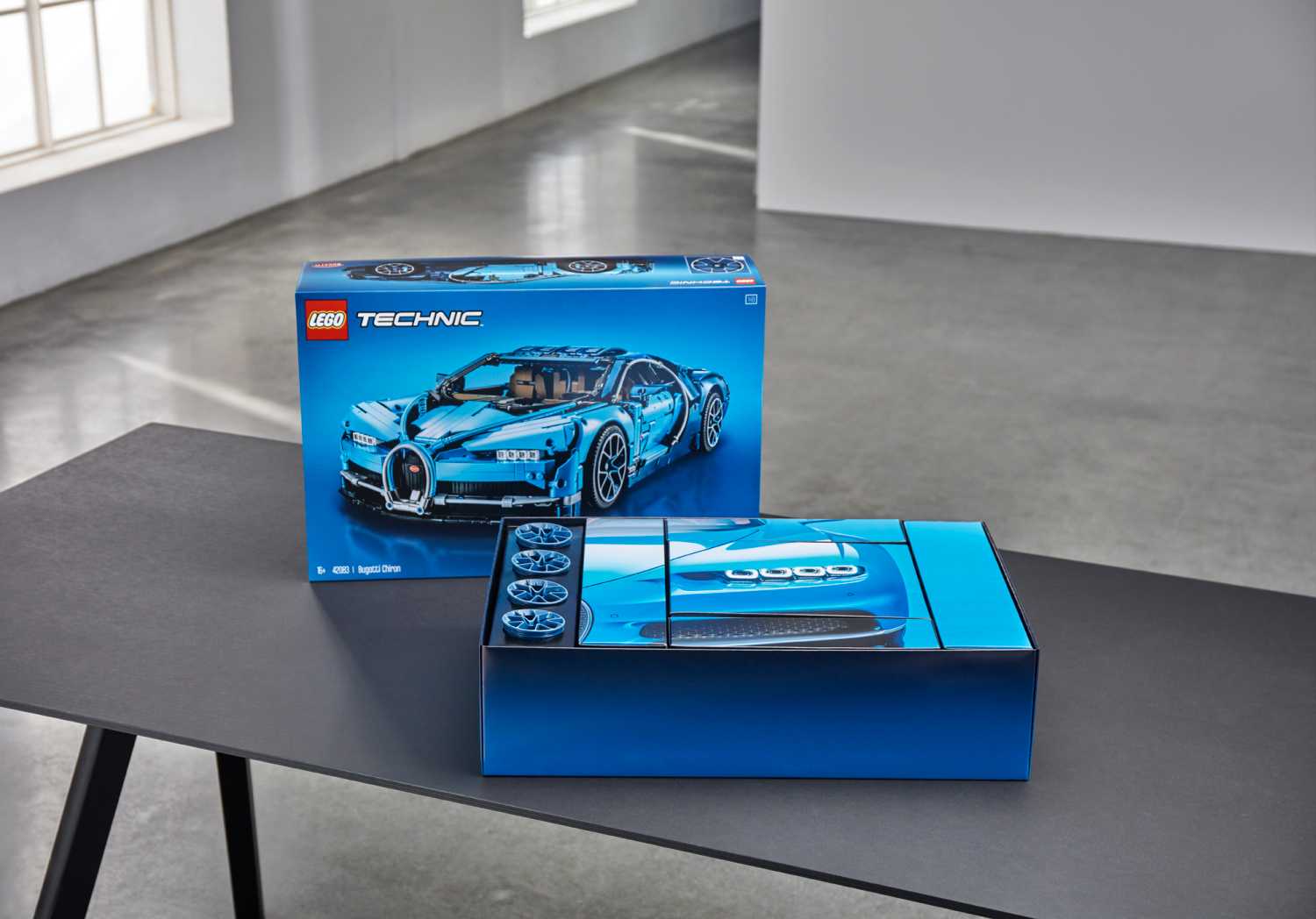 LEGO Technic Bugatti Chiron LEGO Technic Bugatti Chiron