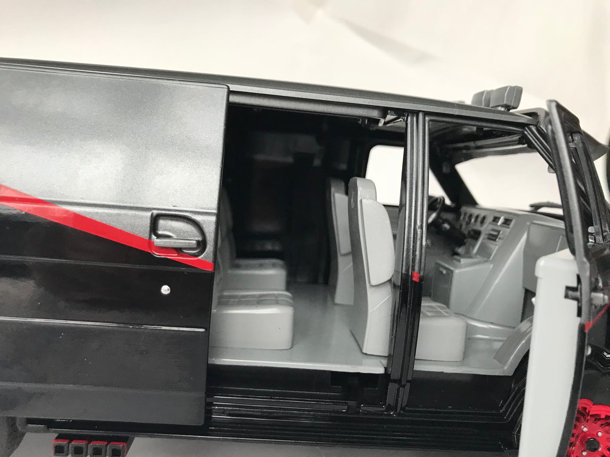 Greenlight The A-Team 1983 GMC Vandura Van 1_18 Modellauto