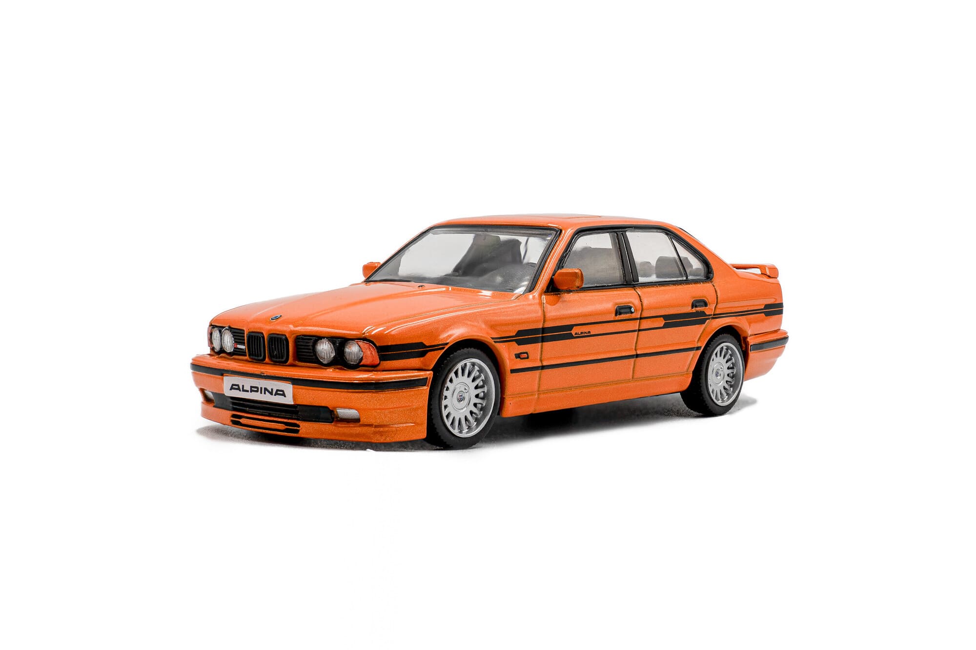 Solido Alpina B10 Biturbo E34 Orange Standmodellauto im Massstab 1_43