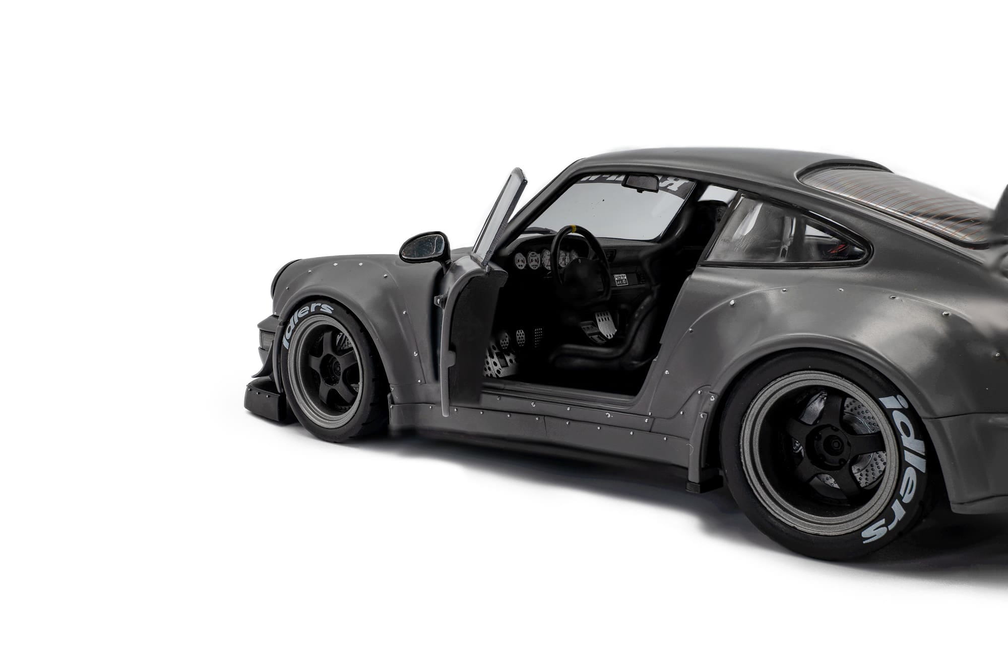 Solido RWB Bodykit Nardo grau mit Figur Modellauto 1_18