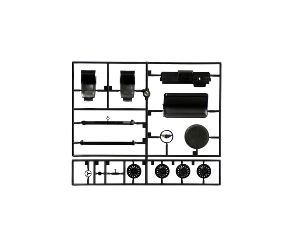 Italeri 1:24 Mercedes Benz G 230