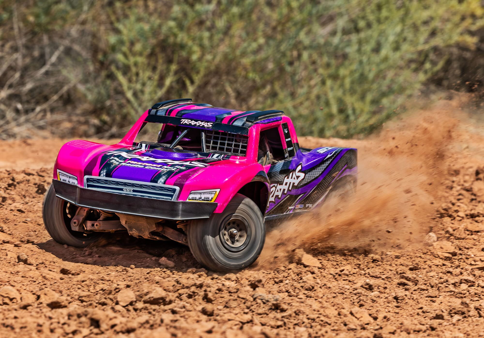 Traxxas Mini-Slash BL-2S 4x4 Pink Short Course RC Truck mit Akku und Ladegeraet