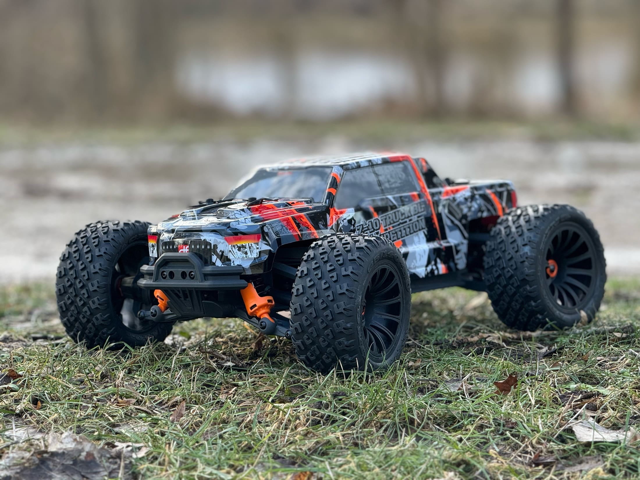 DF Models Z-10 V2 Brushless RC-Truck 1_10XL 80 km_h DF Models Z-10 V2 RC-Truck 1_10XL Brushless 4WD