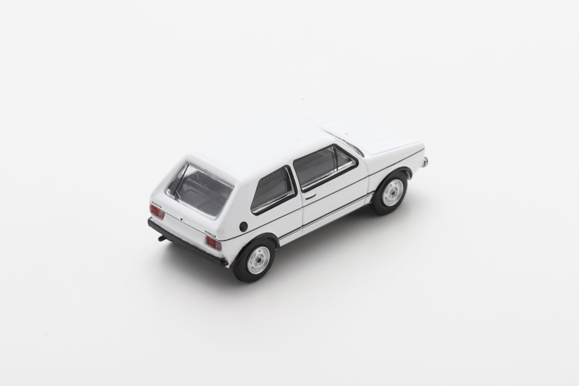 Schuco Volkswagen Golf I GTI Weiss 1_64 Sammlermodell