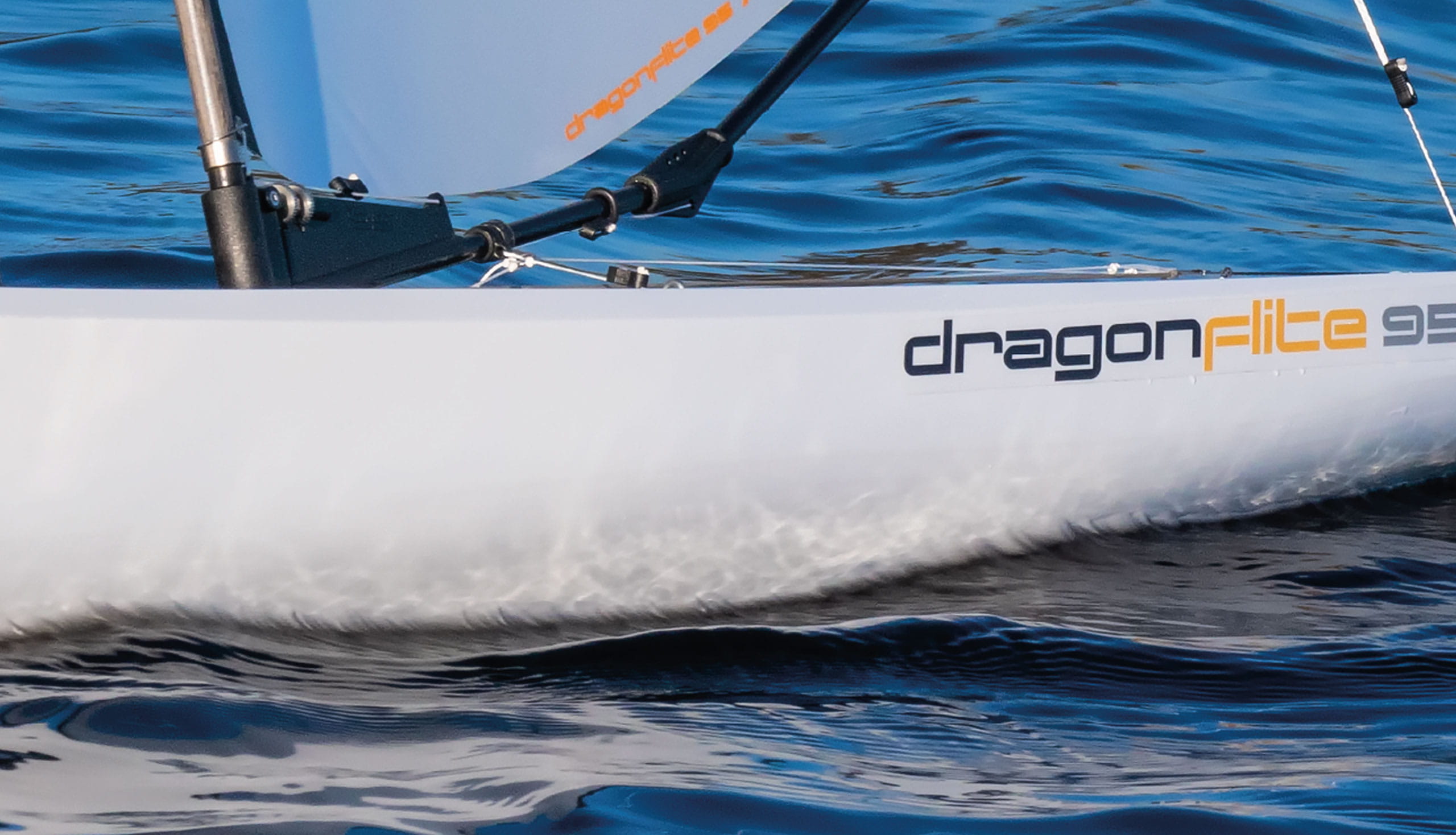 Amewi RC Boot DragonFlite 95 Renn-Segelboot 950mm, RTR