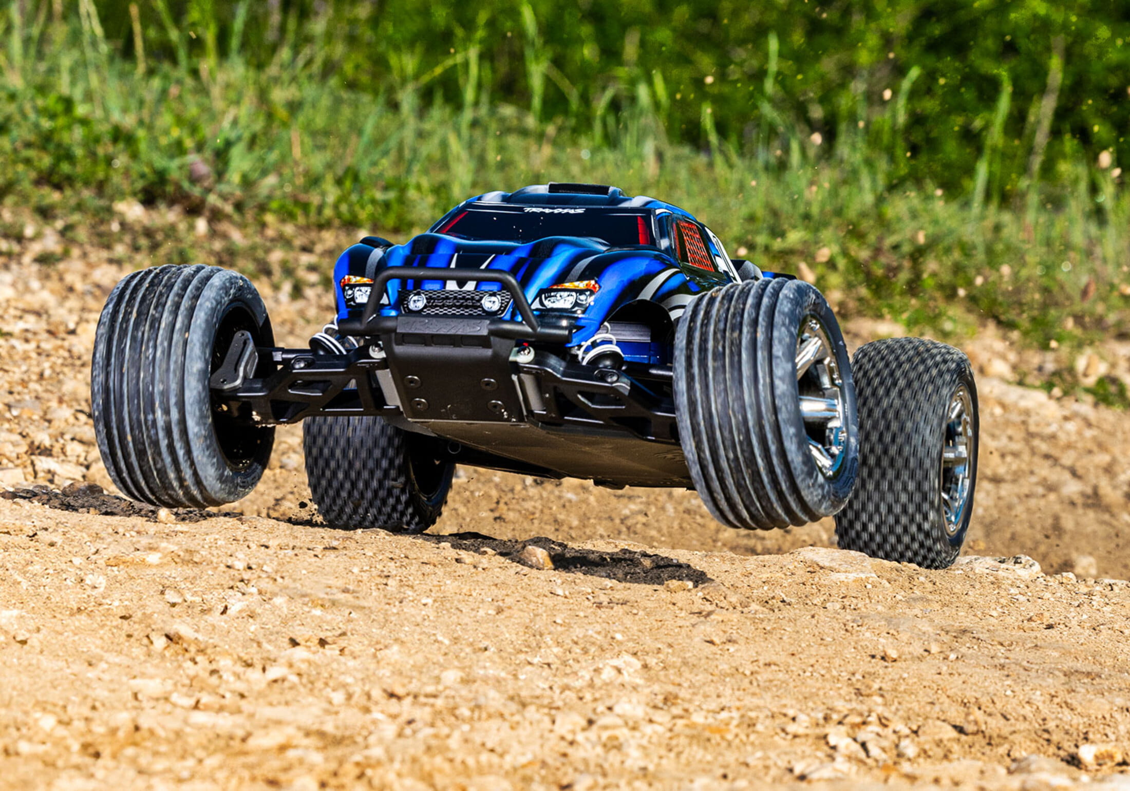 traxxas-rustler-buggy-brushless-hd-bl-2s-rtr-rot-rtr-mit-akku-lade-set