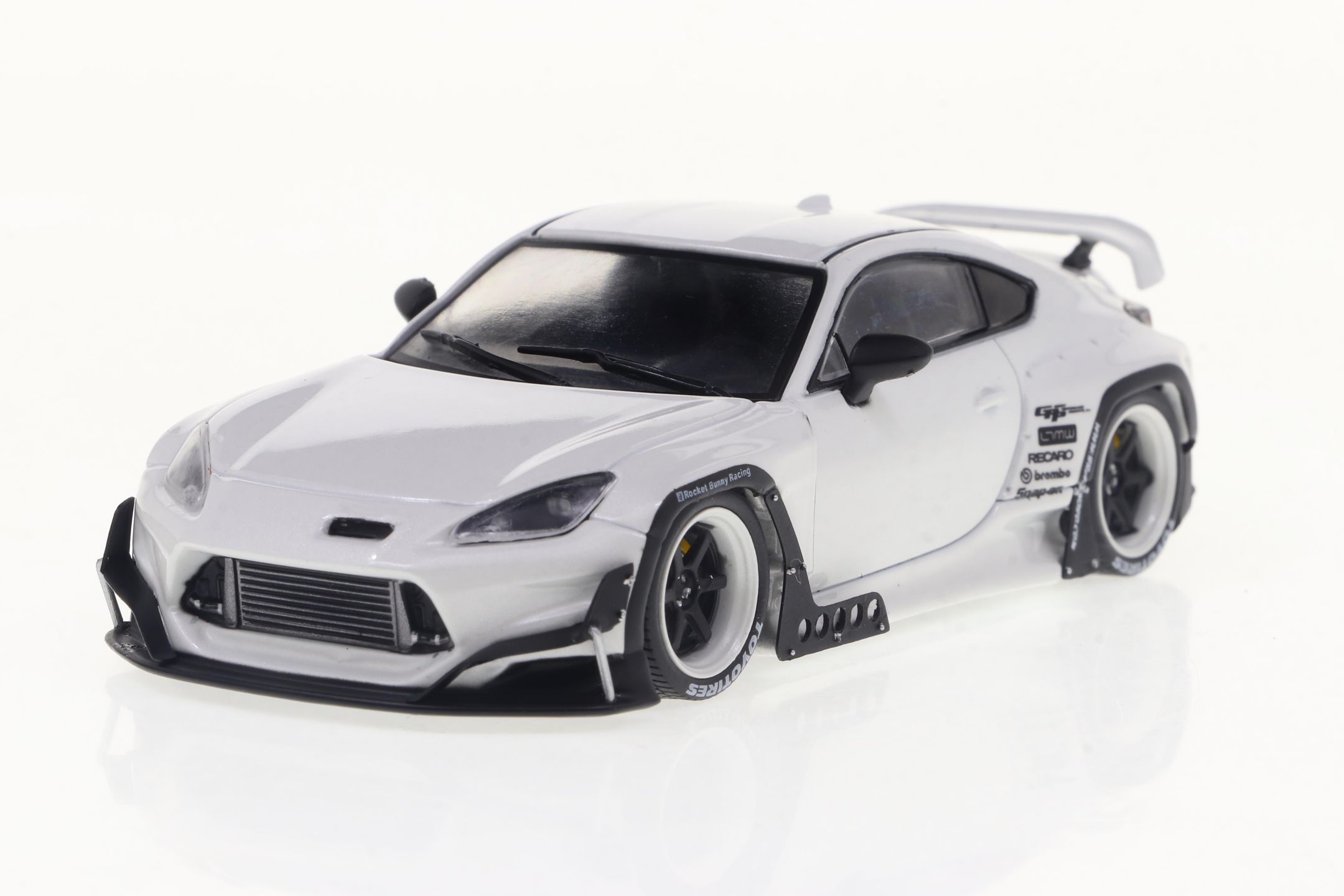 solido-1-43-toyota-gr86-rocket-bunny-weiss