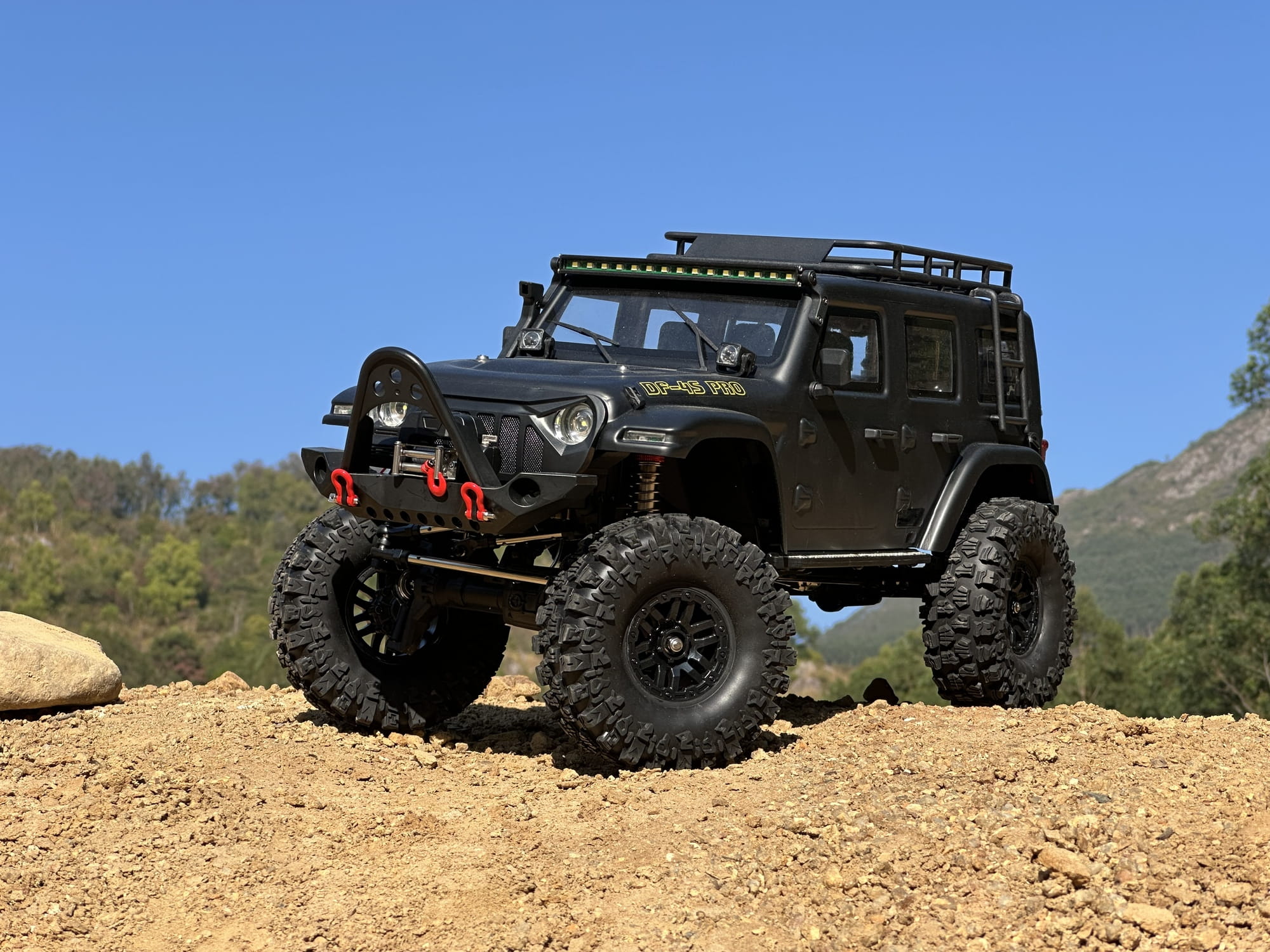 DF Models DF-04S PRO BL RC Crawler 1_10 Brushless RTR matt Schwarz