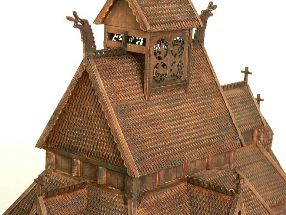 Modell der Gol Stabkirche im Massstab 1_87_ detaillierter Holzbausatz