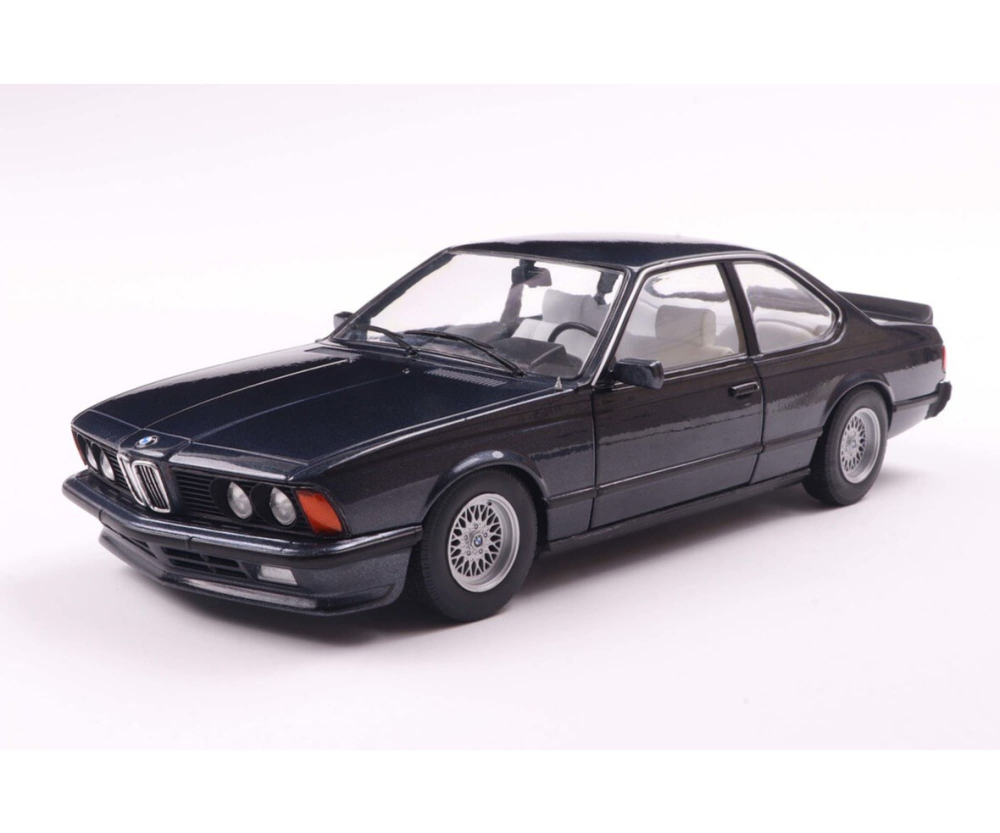 Solido 1_18 BMW 635 CSI _E24_ macau blau Modellauto - RC-Zubehoer