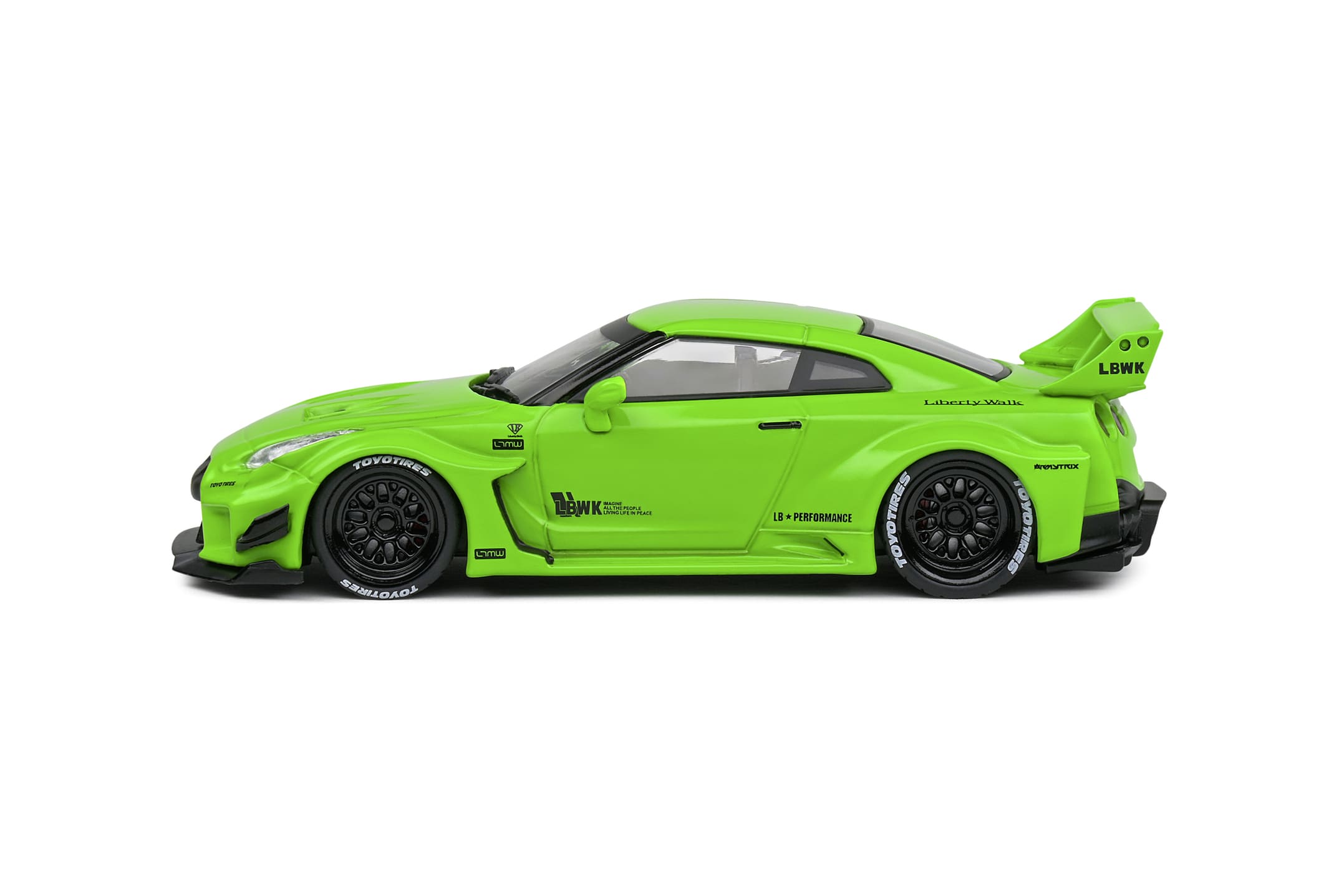 Nissan GT-R _R35_ LB Work Silhouette Modellauto 1_43 in Acid Green