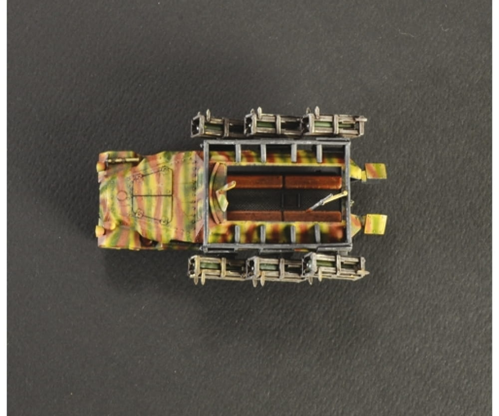 Italeri 1:72 Sd.Kfz. 251/1 "Stuka Zu Fuss"