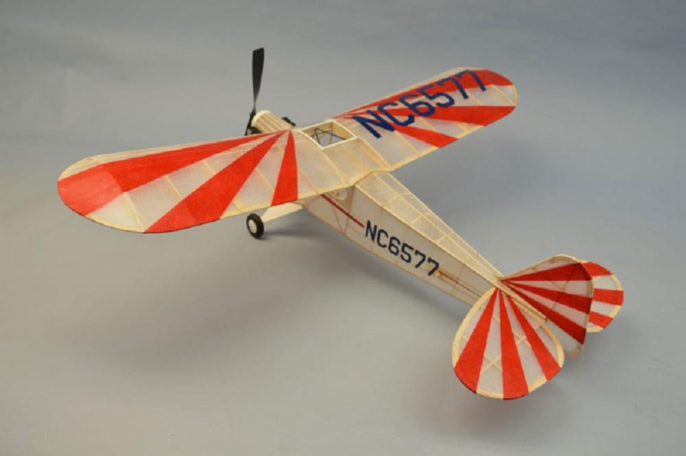 Dumas Aircraft Piper Clip Wing" Cup Lasercut Balsabausatz"