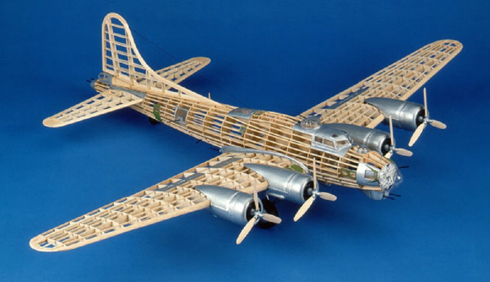 Guillow's Standmodell - Freiflugmodell B-17G Flying Fortress 1:28 Balsa Holz Bausatz