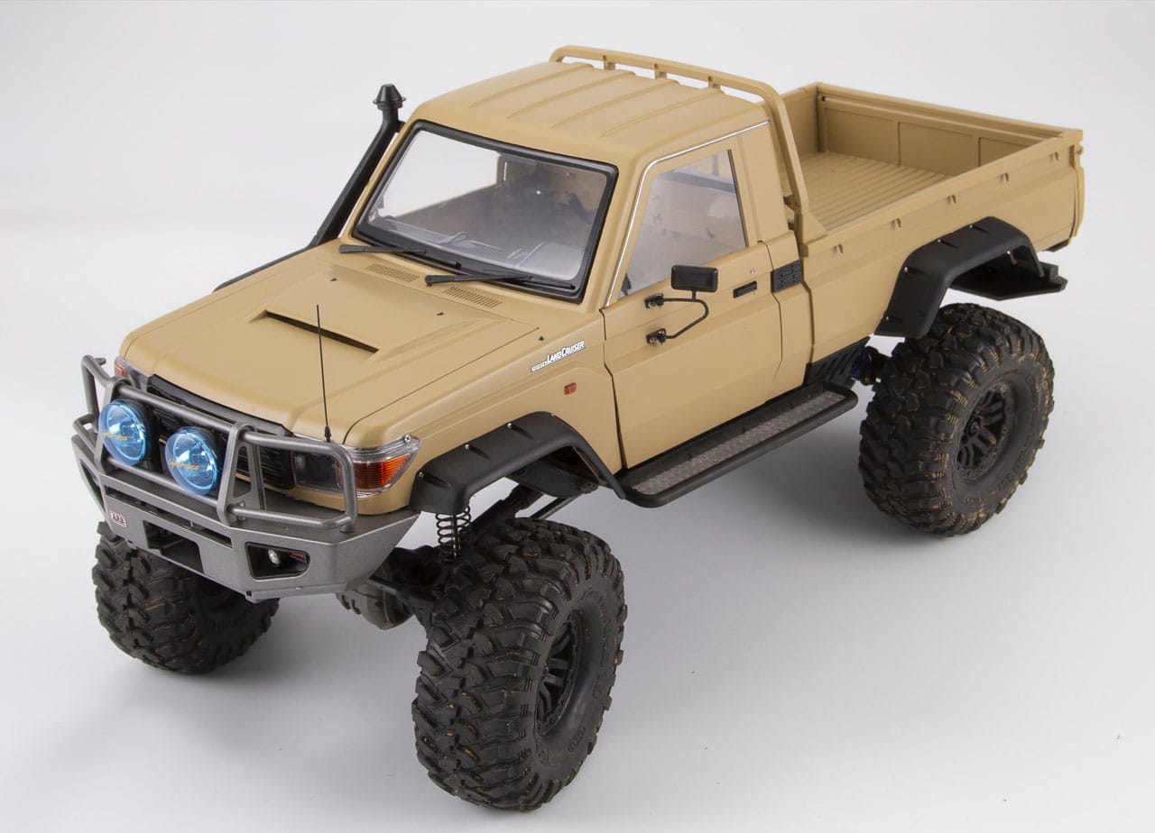 Killerbody Toyota Land Cruiser 70 Bausatz Military Sand lackiert fuer TR - RC-Zubehoer
