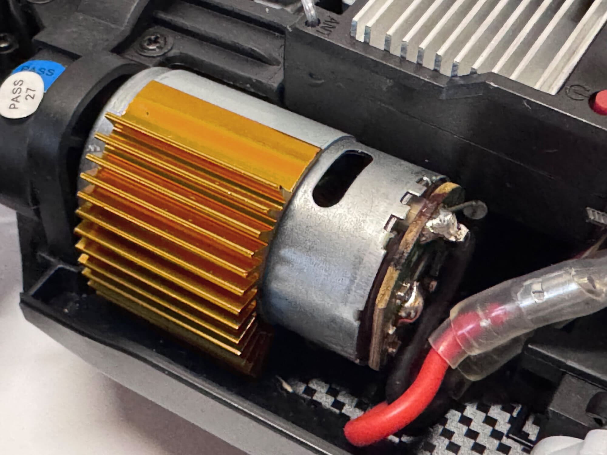 df06 light truck 1 14 rtr 4wd rc truck mit led beleuchtung DF06 Light Truck 1_14 RTR – 4WD RC-Truck mit LED Beleuchtung und Carbon-Look Chassis