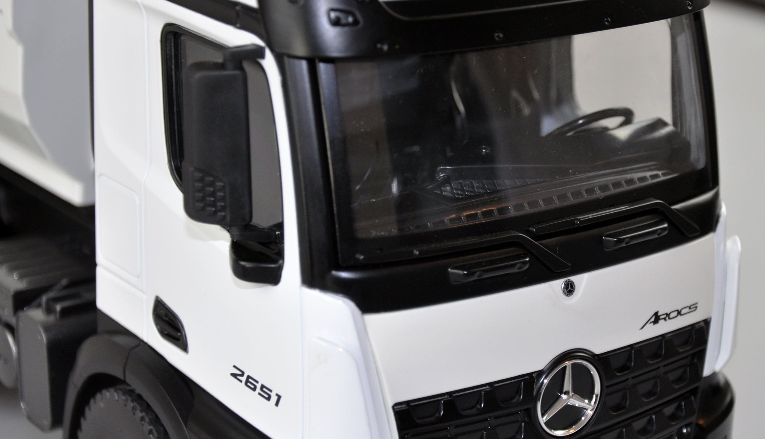 Amewi RC Mercedes Arocs Kipper 1_14 in Weiss