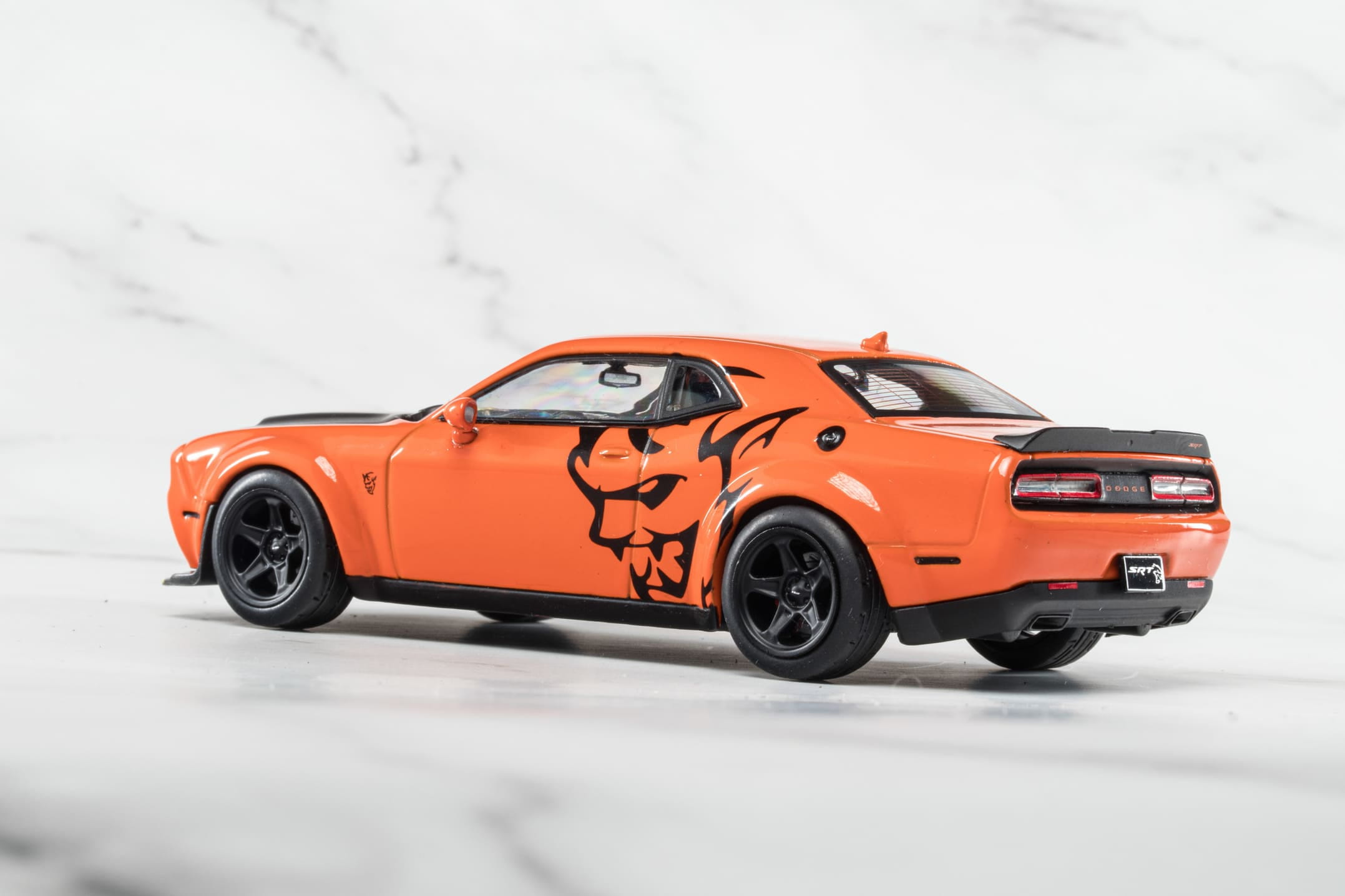 Dodge Challenger SRT Demon 2018 Modellauto in Demon Orange im Massstab 1_43 von Solido