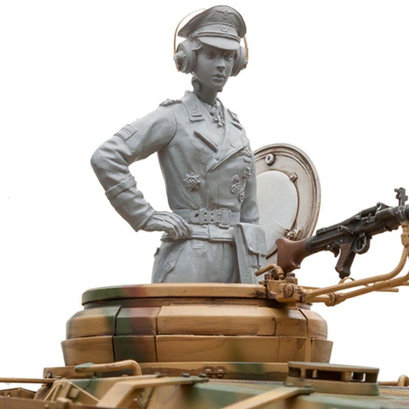 Torro 1:16 Figurenbausatz Wehrmacht Panzerkommandantin