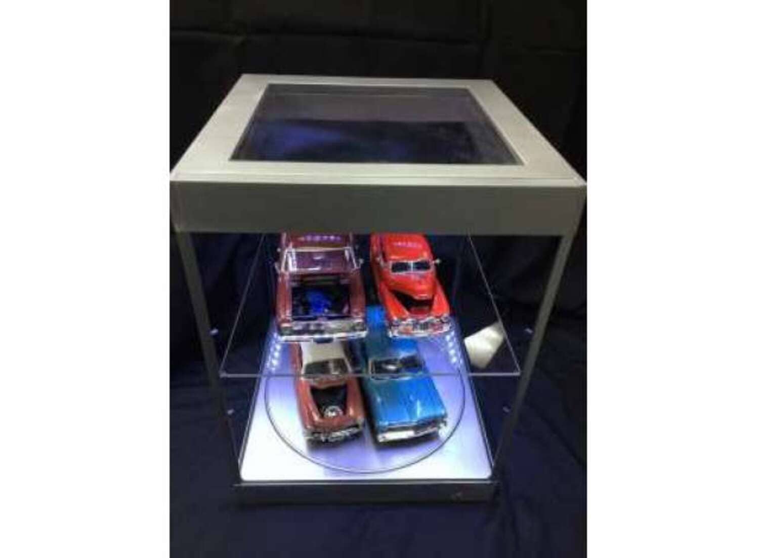 Triple9 LED-Vitrine 1_18 Weiss mit Drehteller und Regalboden_