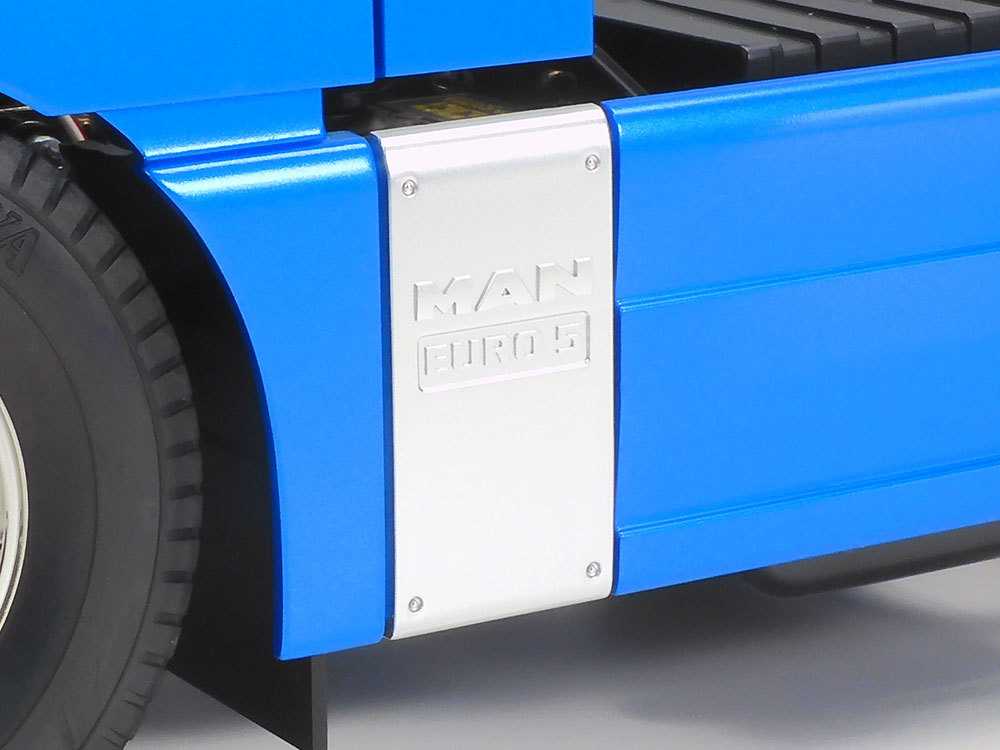 Tamiya RC Truck MAN TGX 26.540 3 Achser Met.Hell-Blau lackiert 1:14 Bausatz Tamiya RC Truck MAN TGX 26.540 3 Achser Met.Hell-Blau lackiert 1:14 Bausatz