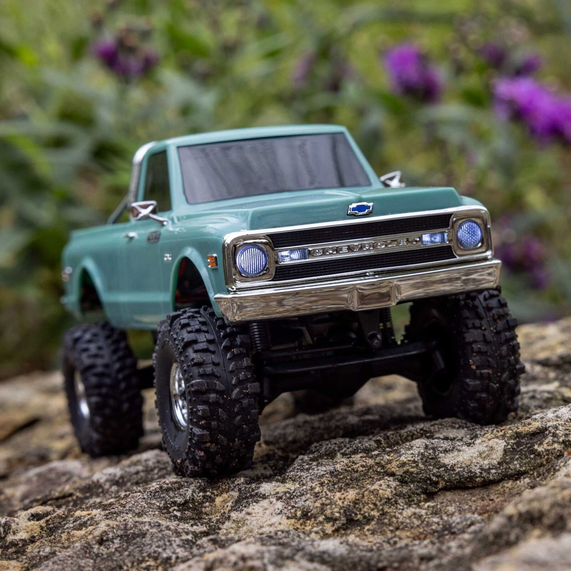 Axial SCX30 Chevrolet K10 1_30 4X4 RTR Rock Crawler Gruen