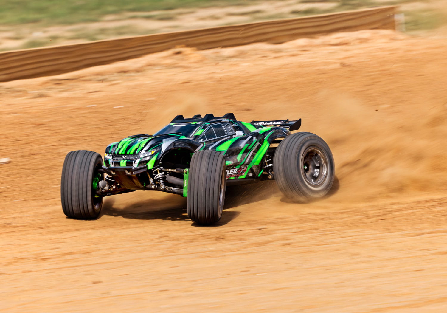 Traxxas Rustler 4x4 VXL Ultimate Stadium Truck gruen 1_10