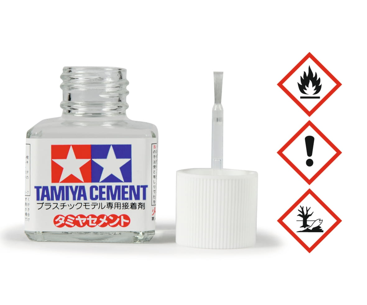 Tamiya Plastikkleber 40ml mit Auftragpinsel - Flüssige Konsistenz
