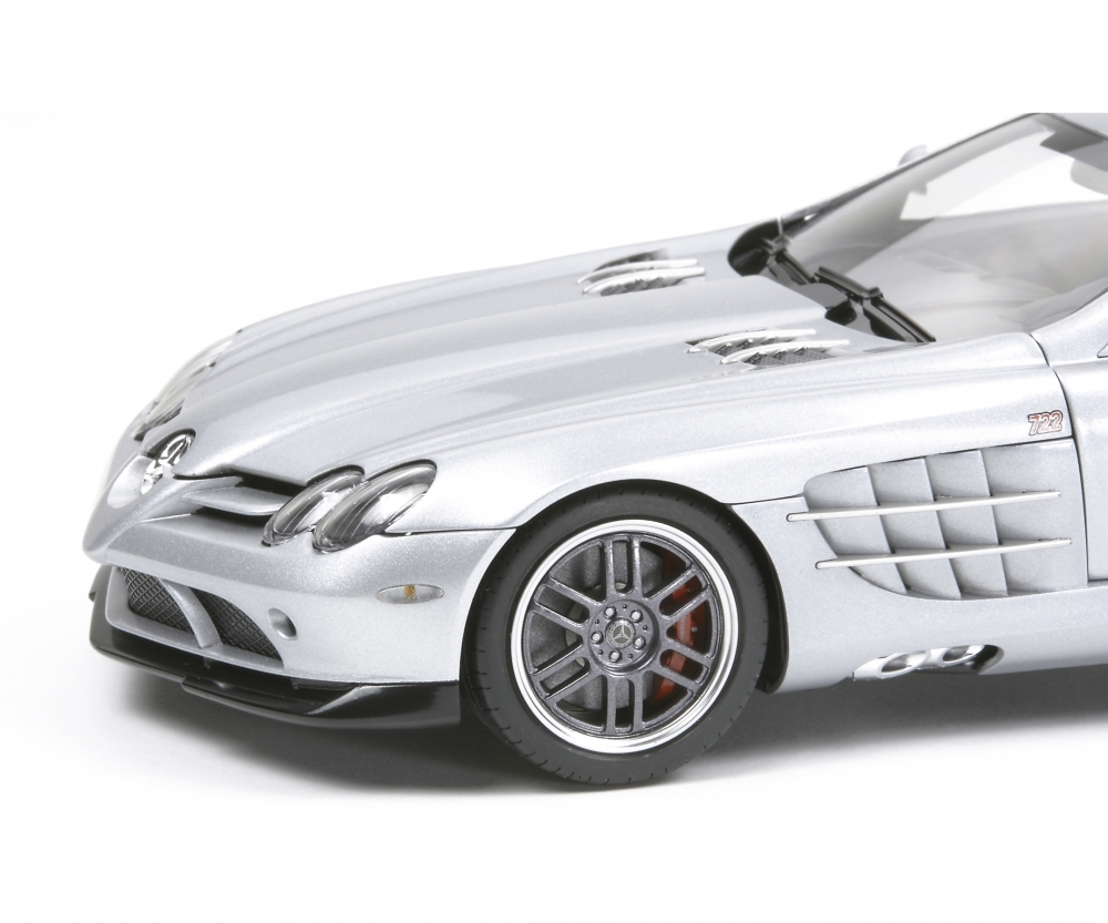 Tamiya Mercedes Benz SLR722 McLaren 2006 1:24 Platik Modellbau Auto Bausatz