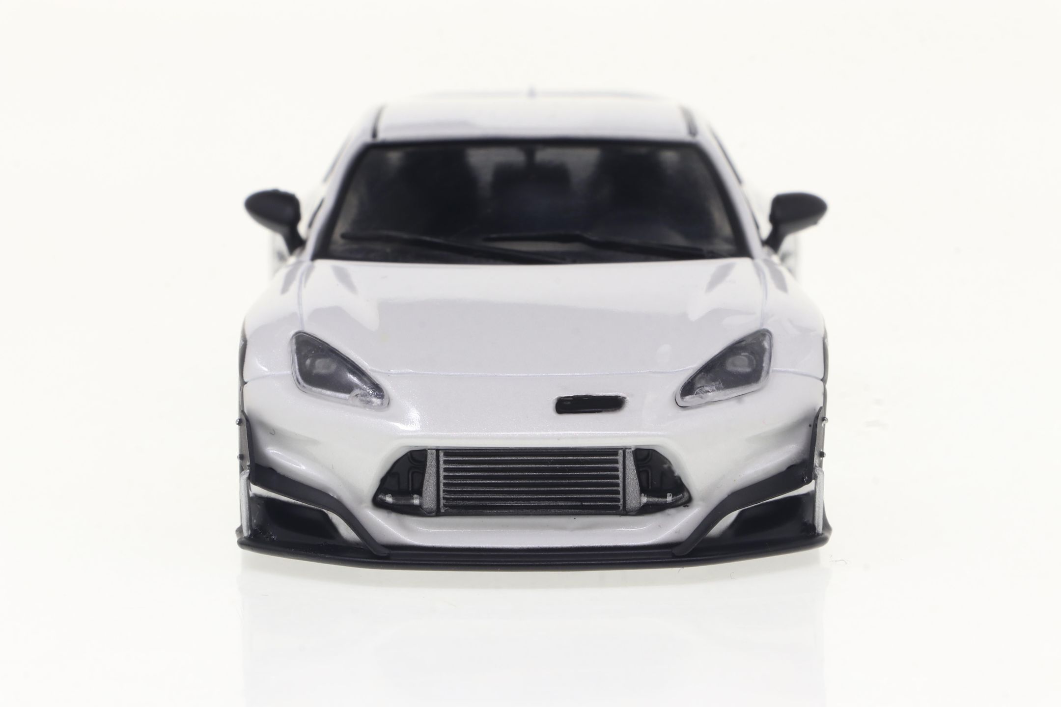 solido-1-43-toyota-gr86-rocket-bunny-weiss