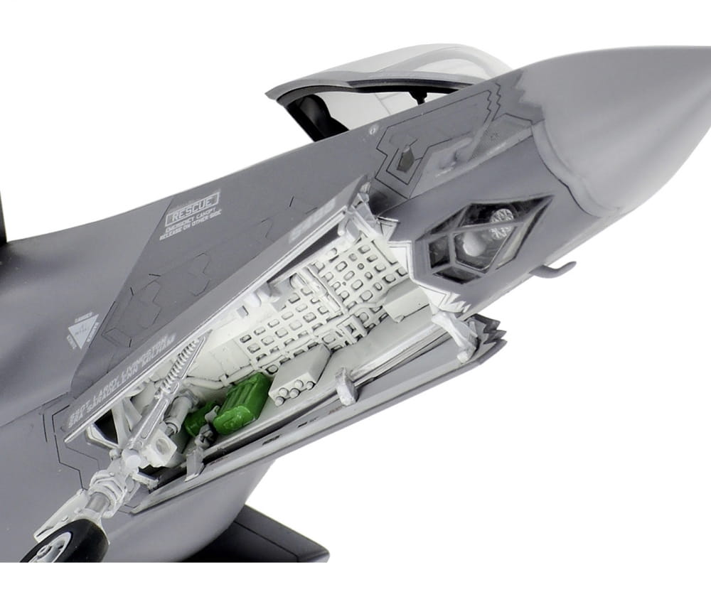 Tamiya 1_72 F-35A Lightning II Plastik Modellbau - RC-Zubehoer