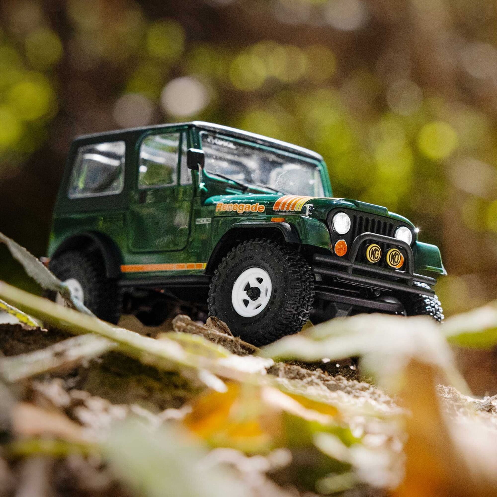 Axial SCX30 Jeep CJ-7 Renegade 1_30 RC Crawler RTR Gruen mit Goodyear Reifen und Allradantrieb
