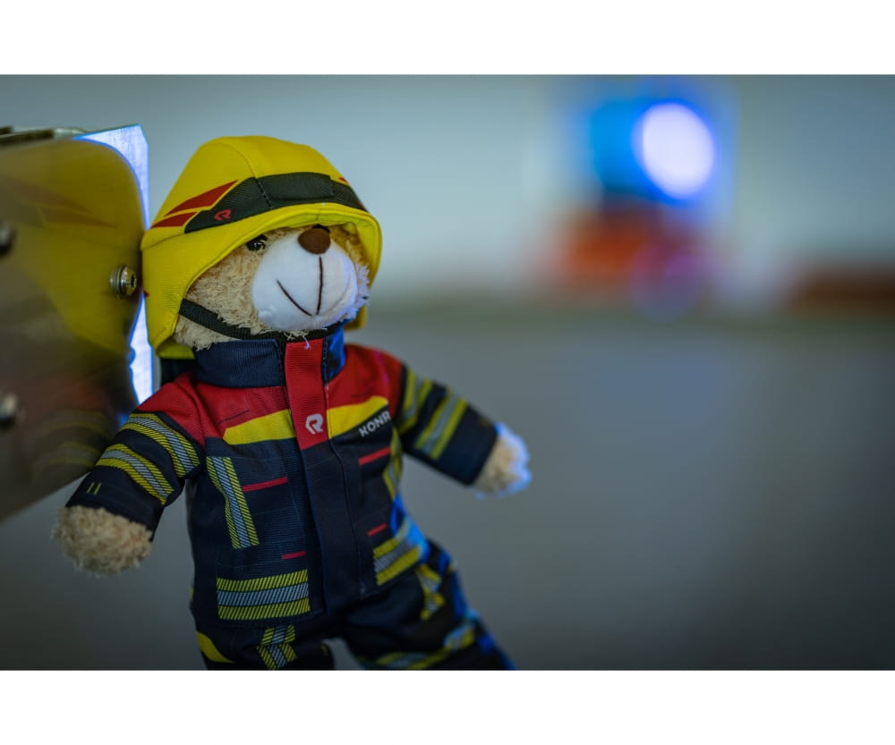 Simba Toys Feuerwehr Plüschbär Rosenbauer, 30cm