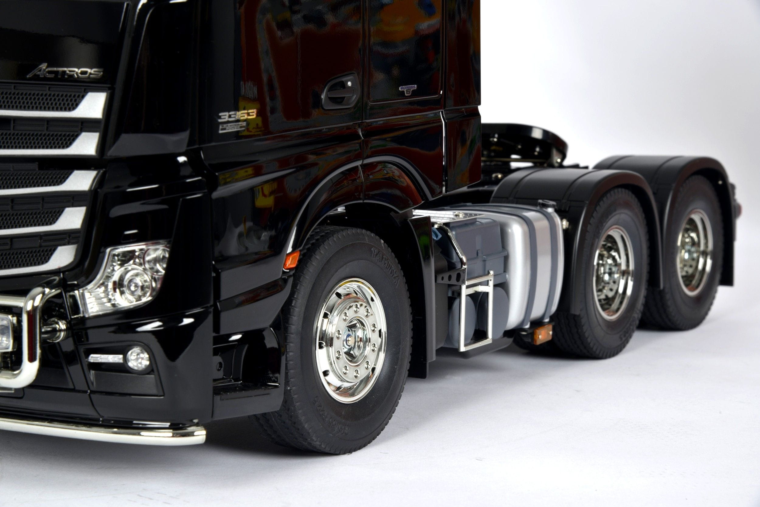 Tamiya RC Truck MB Actros 3363 6x4 GigaSpace 1:14 Bausatz