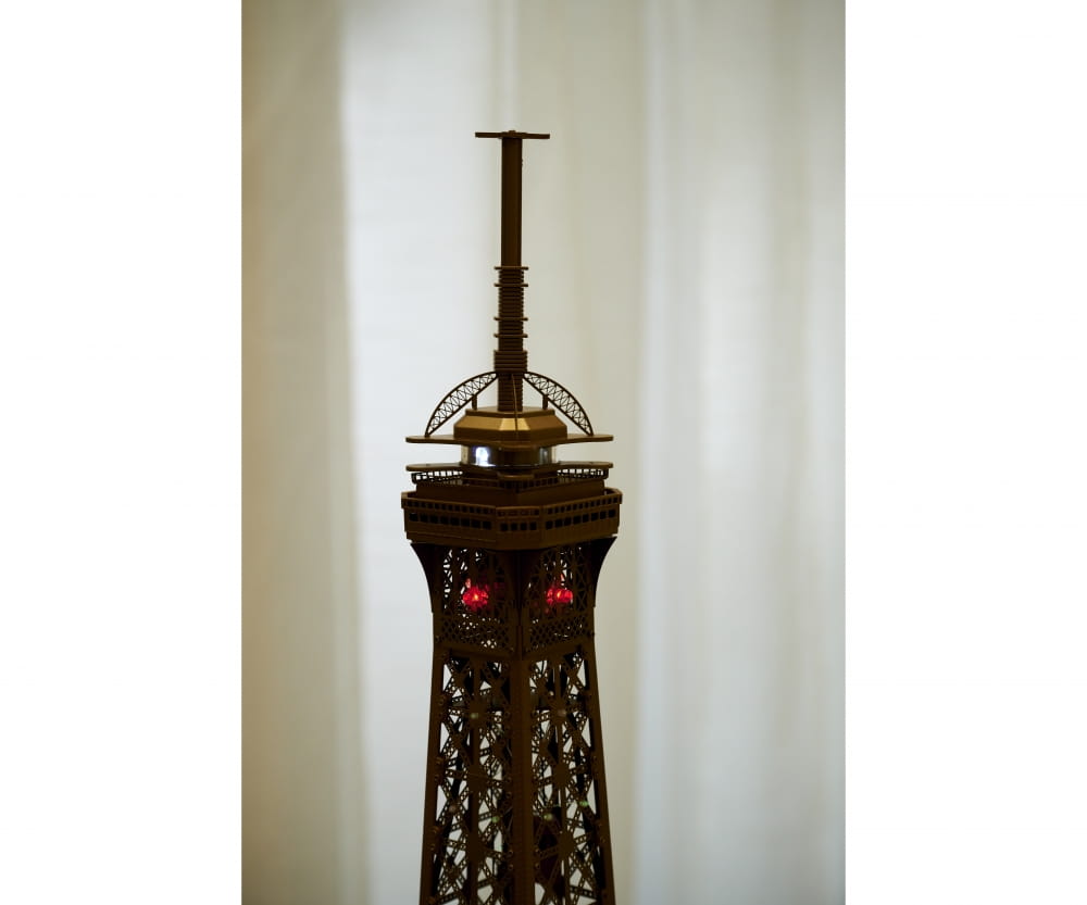 IXO Eiffelturm 1_270 Premium Modellbausatz mit Beleuchtung und Aufzuegen_