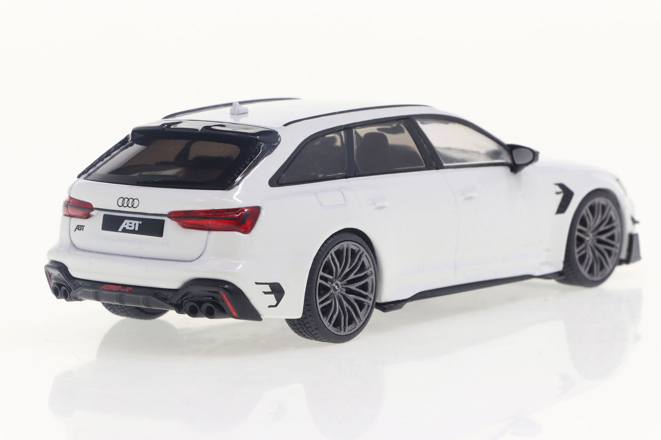Solido 1_43 ABT RS6 R 2021 in Ibisweiss Modellauto aus Die-Cast Metall
