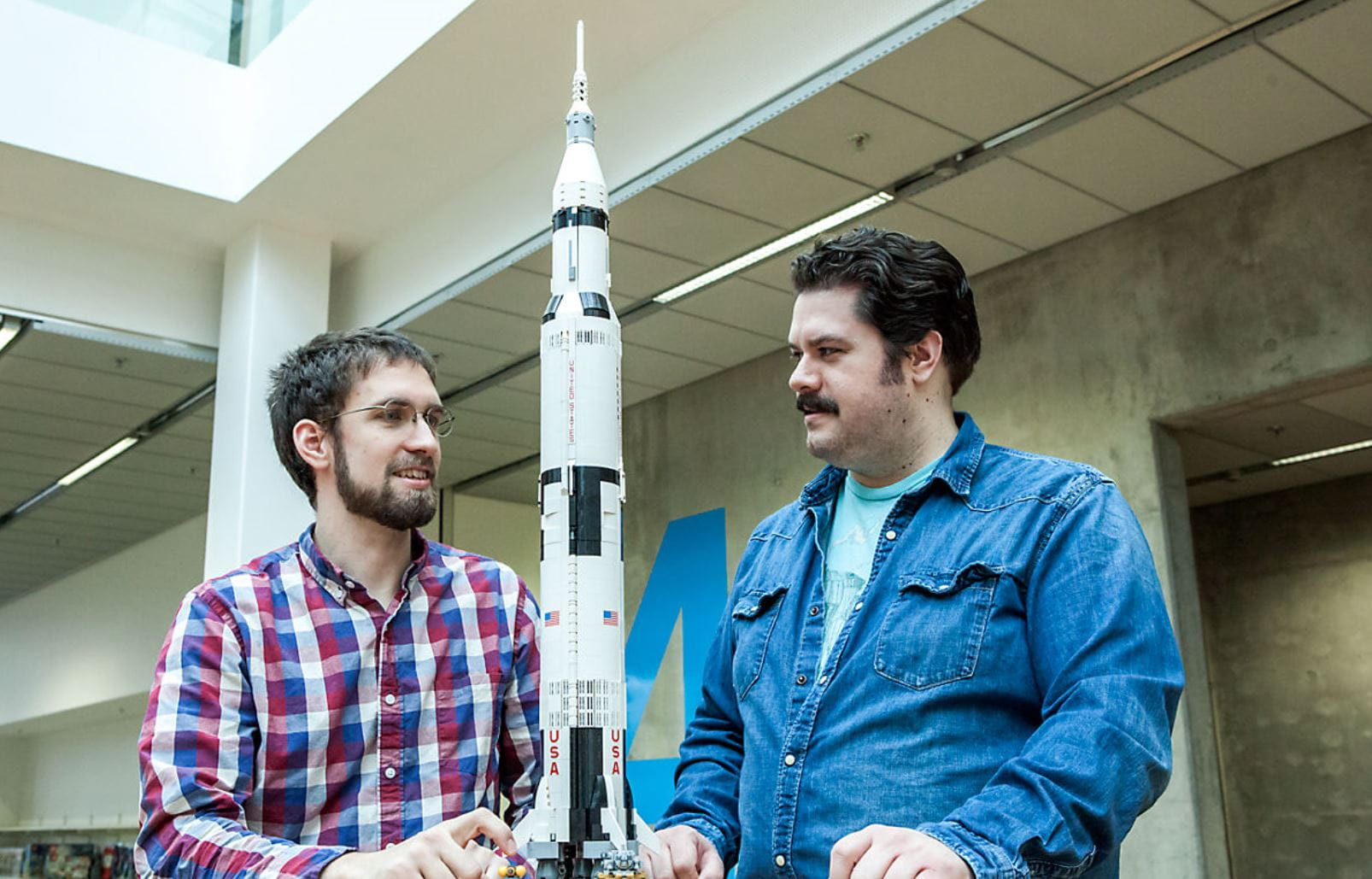 LEGO IDEAS Edition NASA Apollo Saturn V Rakete