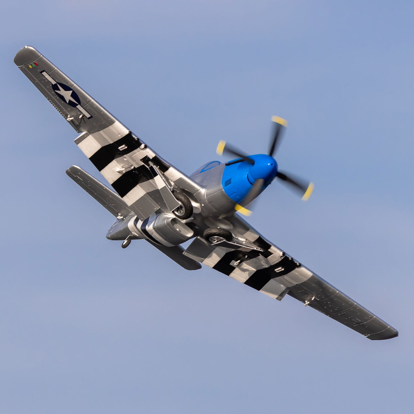 E-flite P-51D Mustang 1.2m RC Flugzeug mit Smart PNP E-flite P-51D Mustang 1.2m RC Flugzeug mit Smart PNP