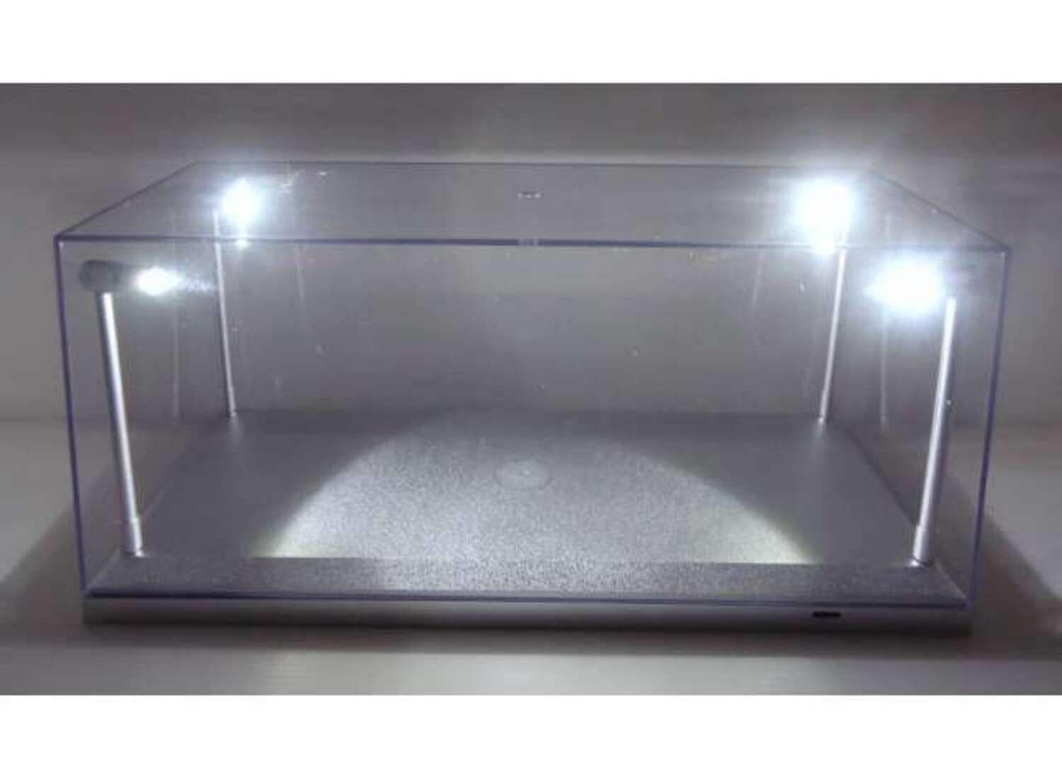 Triple9 LED Modellauto Vitrine 1_18 mit schwarzer Basis_