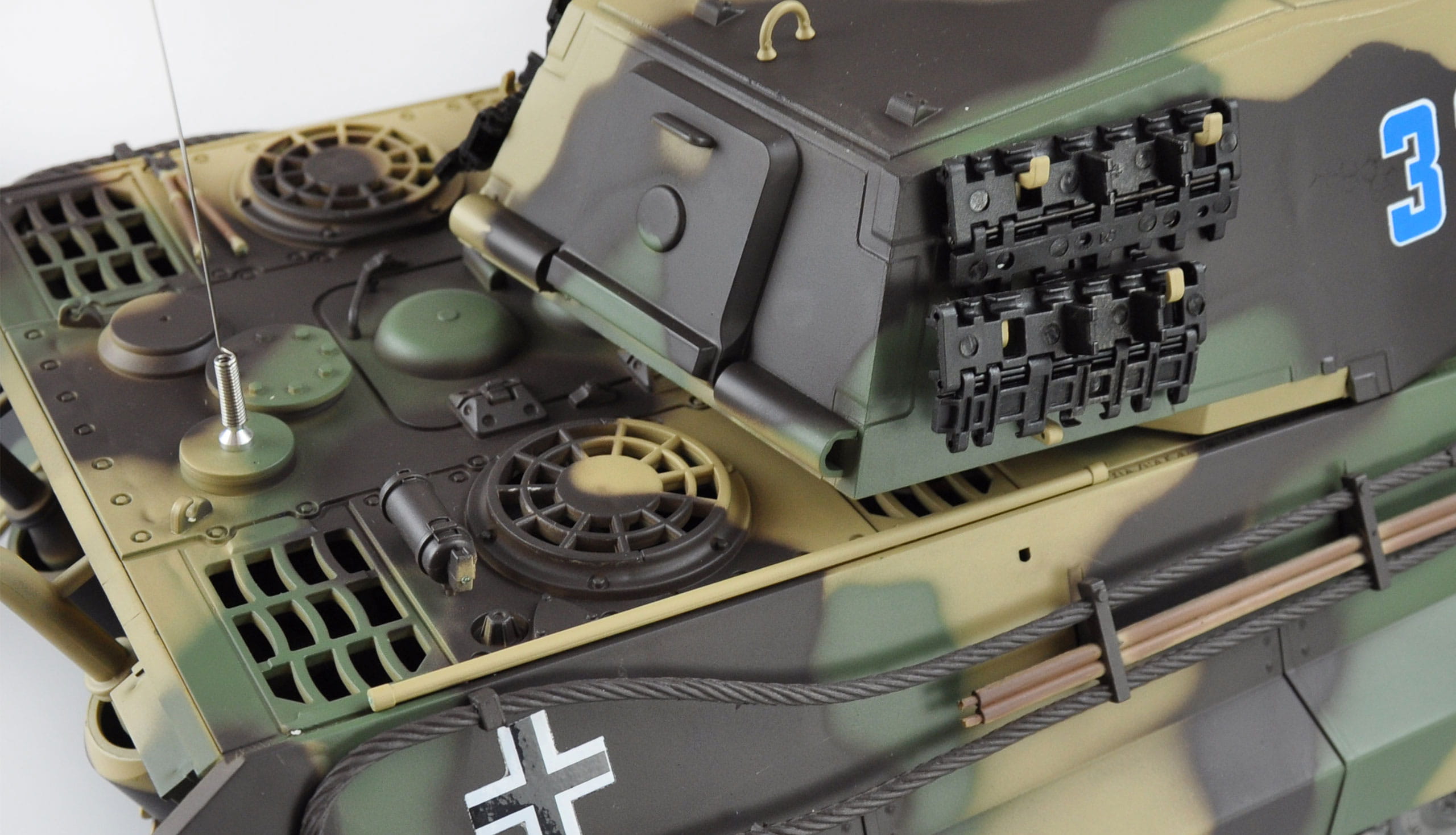 Amewi RC Panzer Koenigstiger 1_16 mit Henschelturm und Vollmetalllaufwerk