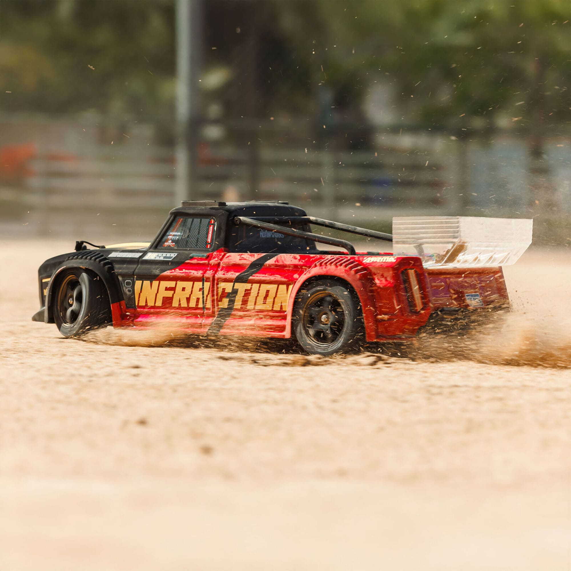 ARRMA Infraction 223S 1_8 RC Auto Brushless 4WD Street Basher in Schwarz