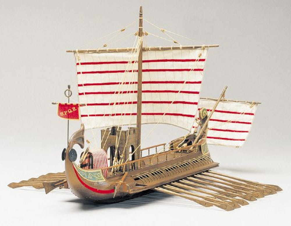 Caesar Roemische Bireme Modellbausatz 1_30 - Detailliertes Modell eines antiken roemischen Schiff