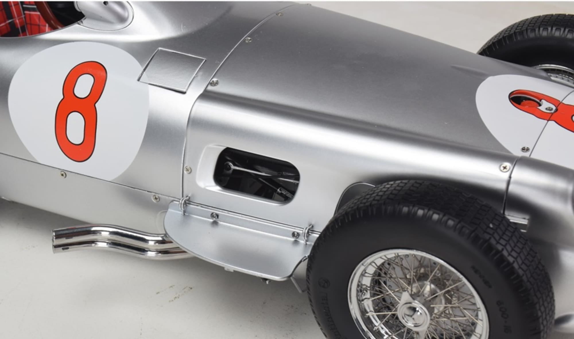 ixo premium collectables mercedes w196 r fangio modellbausatz Mercedes-Benz W196 R Modell 1_8 Bausatz iXO Premium Collectables -12 mit Soundfunktion