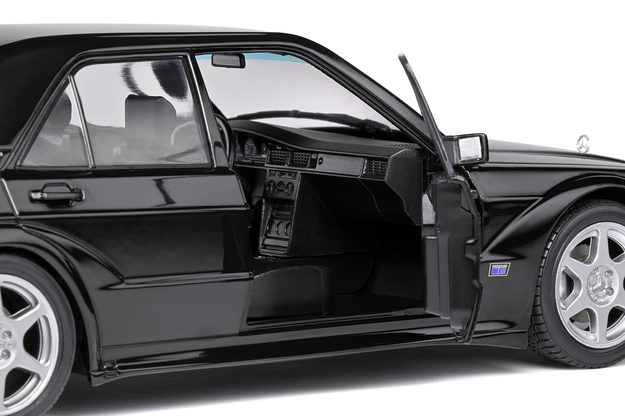 Solido Mercedes-Benz 190E Evo 2 Schwarz Standmodellauto im Massstab 1_18