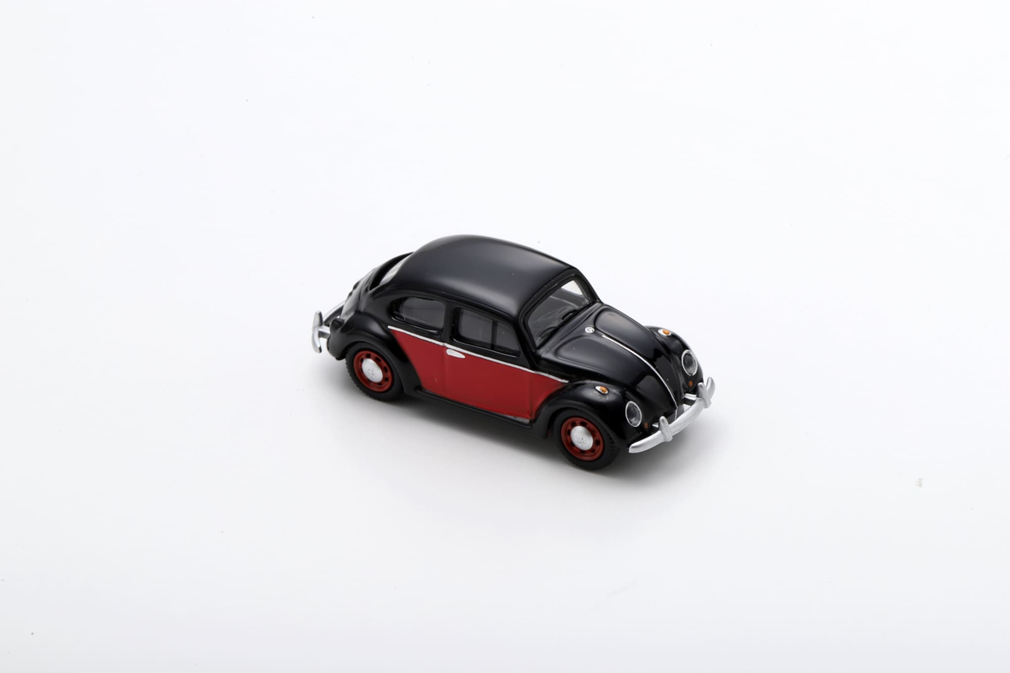 Schuco Volkswagen VW Kaefer Schwarz Rot 1_87 Sammlermodell